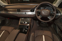 アウディの旗艦「A8」がフルモデルチェンジの画像