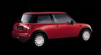 【スペック】MINI One：全長×全幅×全高＝3626×1688×1408mm/ホイールベース＝2467mm/車重＝1040kg/駆動方式＝FF/1.6リッター直4DOCH16バルブ（90ps/5500rpm、14.3kgm/3000rpm）/車両本体価格＝195.0万円