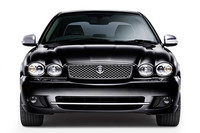 「ジャガーXタイプ」に豪華内装の限定車の画像