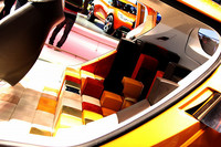 「Rスペース」の後席は個々のキューブが上下し、形状が変化する。