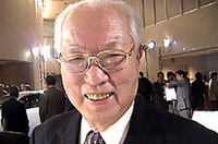 
	元北米日産社長、Zカー生みの親である片山豊氏。1909年生まれで、今年94歳になられるが、現在は日産のモータースポーツ部門「NISMO」で、顧問として後輩の育成などにあたっている。
	 