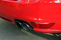 排気系にはエキゾーストフラップが組み込まれており、スポーツモード選択時に旧型の「GTS」より勇ましい排気音を発するという。