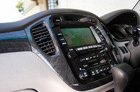 写真をクリックするとナビゲーションシステムのアップが見られます。