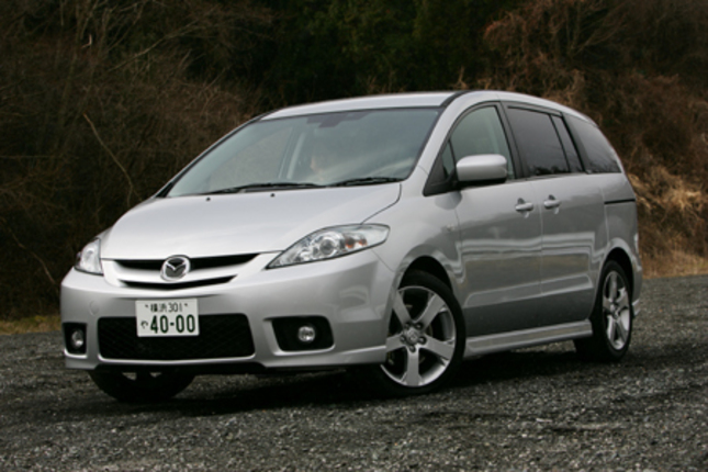 【スペック】23S：全長×全幅×全高＝4555×1745×1615mm/ホイールベース＝2750mm/車重＝1500kg/駆動方式＝FF/2.3リッター直4DOHC16バルブ（165ps/6500rpm、21.4kgm/4000rpm）/価格＝228万9000円（テスト車＝299万2500／ミュージックHDD本体＝5万7750円／ボイスコントロールDVDナビゲーションシステム＝27万3000円／電動両側スライドドア＝10万5000円／DSC(ダイナミック・スタビリティ・コントロールシステム：横滑り防止機構)+TCS＝5万2500円／205/50R17 89Vタイヤ＋17インチアルミホイール＝2万6250円／リアエンターテインメントシステム＝18万9000円）