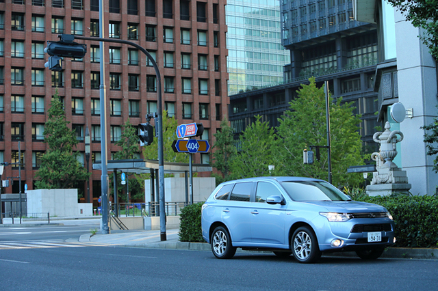 三菱アウトランダーphev G ナビパッケージ 4wd 試乗記 パラダイムシフトの引き金となるか Webcg