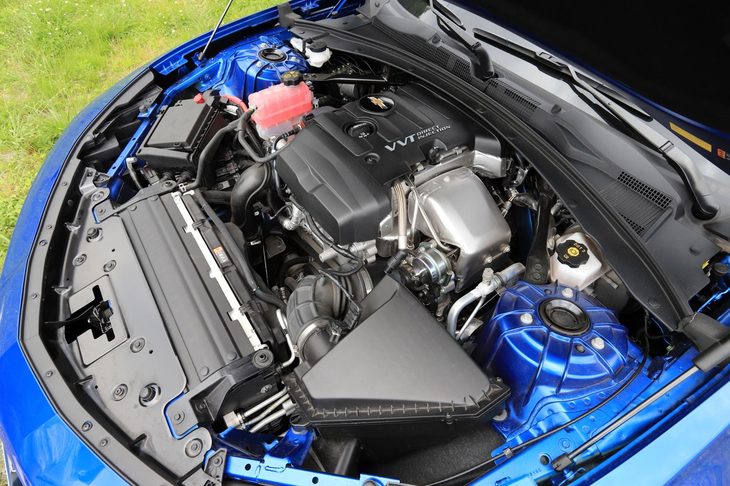 「カマロ コンバーチブル」に搭載される、2リッター直4直噴ターボエンジン。275psの最高出力と400Nmの最大トルクを発生する。