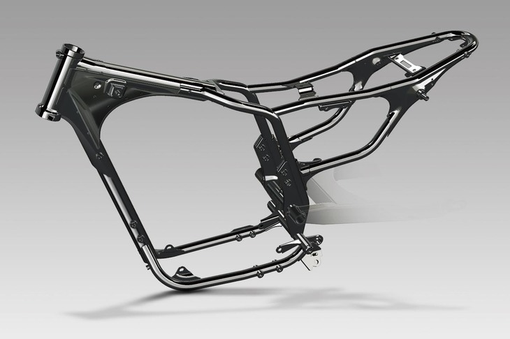 ゆったりとした操舵フィールを追求して開発された、セミダブルクレードルフレーム。リアサスペンションはツインショックタイプとなっている。