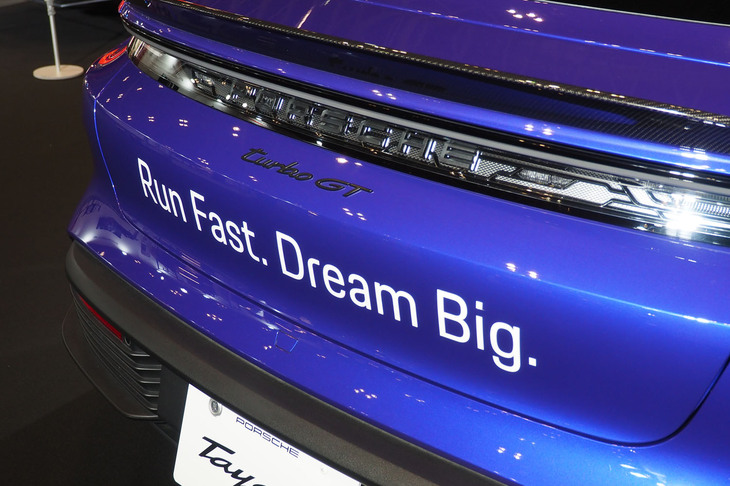 ポルシェ・タイカン ターボGT