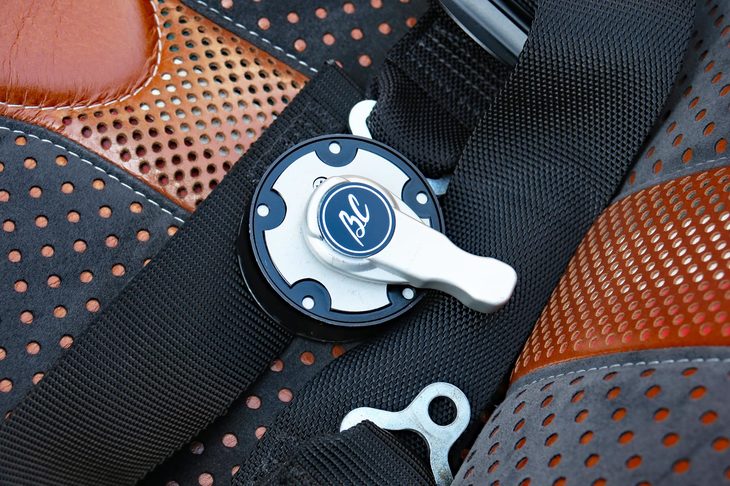 パガーニ・ウアイラ ロードスターBC（シートベルト）