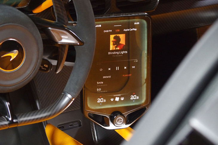 マクラーレンW1（センターディスプレイ）