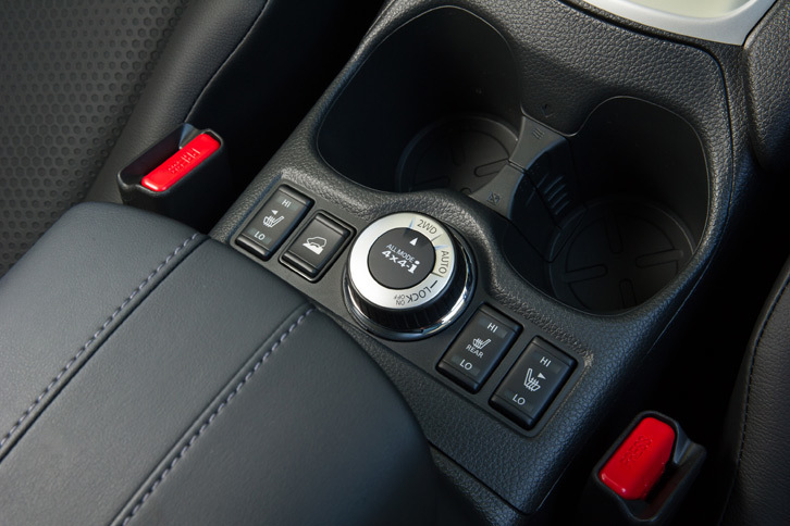 日産エクストレイル20X（走行モード切り替え機構）
