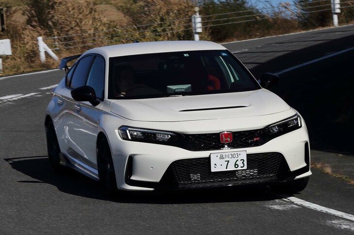 世界最速FFマシンとしてさらに磨きがかかった「ホンダ・シビック タイプR」の魅力を余すところなくリポートしています。日本が誇る一台といえるでしょう。（photo：北畠主税）