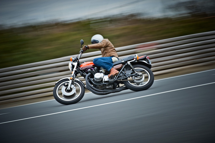 カスタムパーツやリプロパーツに加え、ノーマルの個性を犠牲にすることなく、性能を向上させる機能パーツがたくさん開発されているのも、「Z」系マシンの魅力のひとつ。自分好みのマシンに仕上げていく楽しみがある。