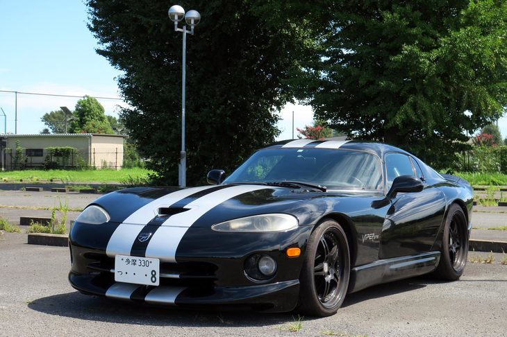 記者のマイカーである「ダッジ・バイパー」。ESGにツバを吐く、最低で最高なハイエミッション野郎である。