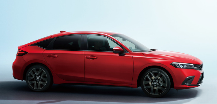 参考までに、2021年8月発表、秋発売予定の新型「ホンダ・シビック」。間もなく旧型となる現行モデル同様、クーペ風の5ドアハッチバックである。