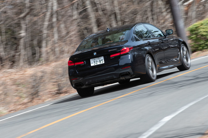 高い動力性能と快適性を併せ持つ「M550i xDrive」。弱点はあったものの、BMW車のなかでも特に完成度の高い一台だった。