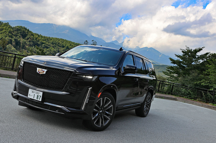 プレオーダーキャンペーンでは8色のボディーカラーが選べた「エスカレード スポーツ」だが、今日では「セーブルブラック」1色だけの設定となっている。