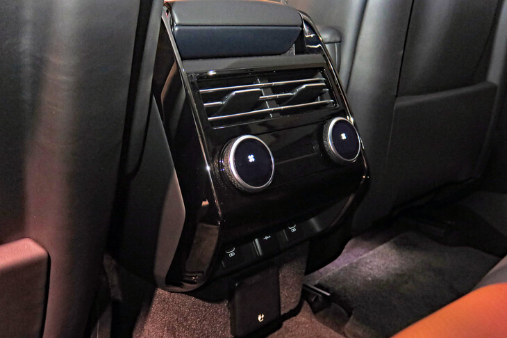 ランドローバー・レンジローバー スポーツ（リアコンソール）