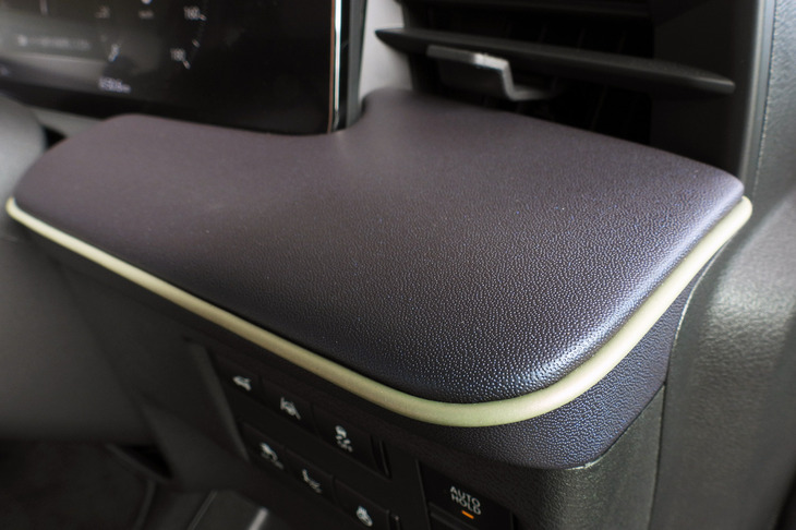 日産リーフB7 G（ダッシュボードトリム）