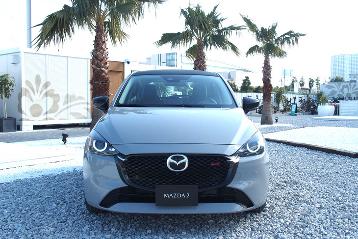 マツダ2 XDスポルト＋（海外仕様車のフロントフェイス）