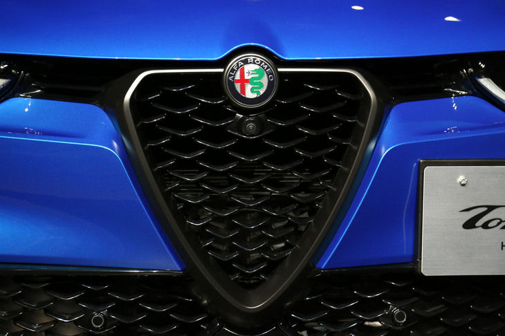 アルファ・ロメオ・トナーレ（フロントグリル）