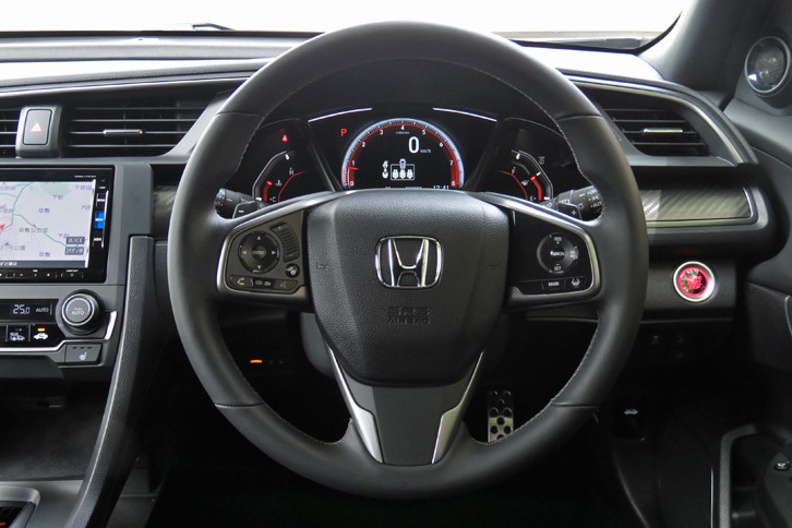 ホンダ・シビックハッチバック（ステアリングホイール）
