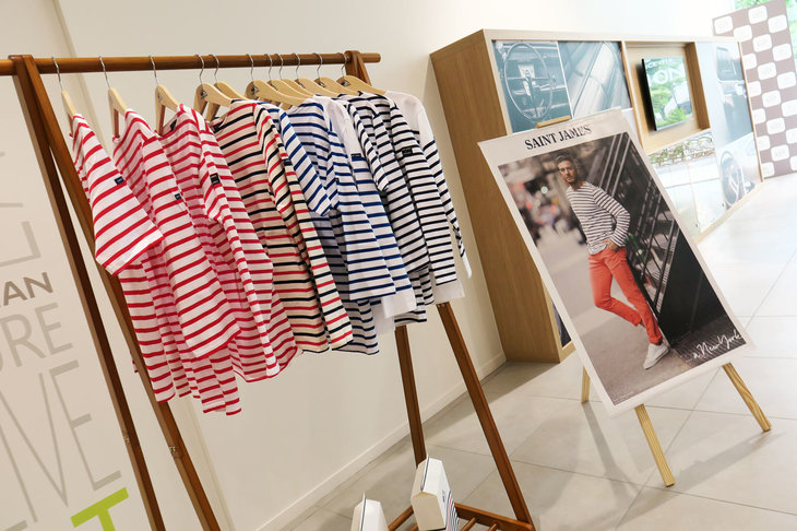 セントジェームスといえば、日本でも人気のフレンチカジュアルファッションブランド。さわかやなマリンイメージのボーダーシャツが象徴となっている。