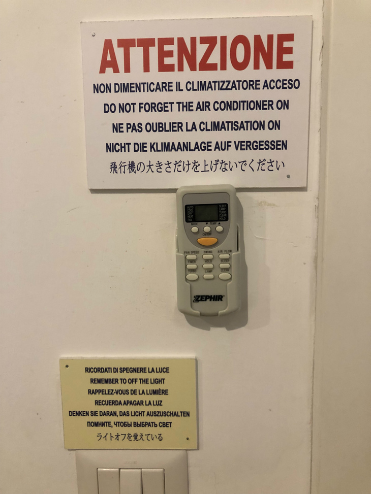 これが例の日本語注意書き。どのような翻訳ソフトを使えば、このような結果がはじき出されるのか興味津々。それとも人力か？