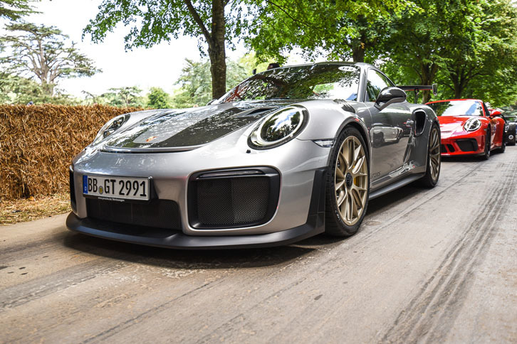 「ポルシェ911 GT2 RS」