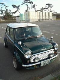 今はなき「ローバー・ミニ」。10年余の長きにわたり乗り続けてきたこともあり、今も私の“乗り心地基準”はこのクルマである。