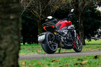 高い動力性能を持つクルーザーモデルとして、2016年に登場した「ドゥカティXディアベル」。試乗車はその最新機種である「XディアベルV4」で、日本では2025年9月に初披露された。