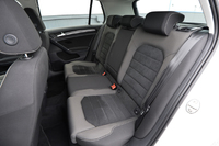 「TSIハイライン」のシートはアルカンターラとファブリックが標準となる。