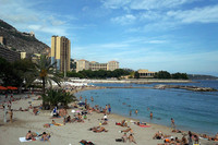 モナコ・ラルヴォットのビーチ。2011年9月撮影。