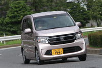 14インチタイヤ装着車同士で比較した場合、最小回転半径は「eKワゴン」と「ワゴンR」が4.4m、「N-WGN」が4.5mとなる。
    