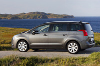 プジョーの新型ミニバン「5008」、今秋デビューの画像