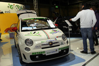 ここは、エコカーを推進するサイトのブースだった。これが「アバルト500」をベースにした「エコアバルト」コンペティション仕様。2012年の「FIA オルタナティブ エナジー カップ」でクラス優勝を果たした。