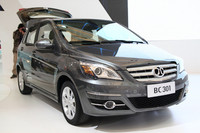 「北京汽車 B301」。メルセデスの「Bクラス」に似てる!?