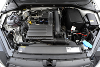 「TSIハイライン」に搭載されるエンジンは1.4リッター直4ターボ。140psと25.5kgmを発生する。