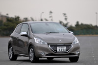 第3回：お手ごろ価格で異国情緒を満喫！　輸入車チョイ乗りリポート〜アンダー200万円編〜の画像