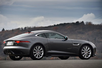 ジャガーの2シータースポーツカー「Fタイプ クーペ」。今回は、その6段MT仕様をテストした。