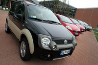 試乗車は約20台。ただし見積もり後というのがお約束とか。