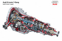 独アウディ、縦置きエンジン用のツインクラッチ式トランスミッションを発表の画像