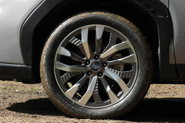 スバル・フォレスター プレミアムS：HEV EX／フォレスターX