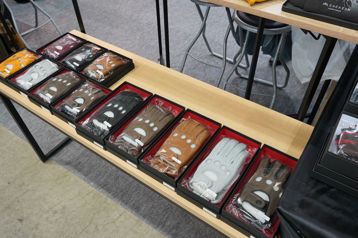 CACAZANのブース。