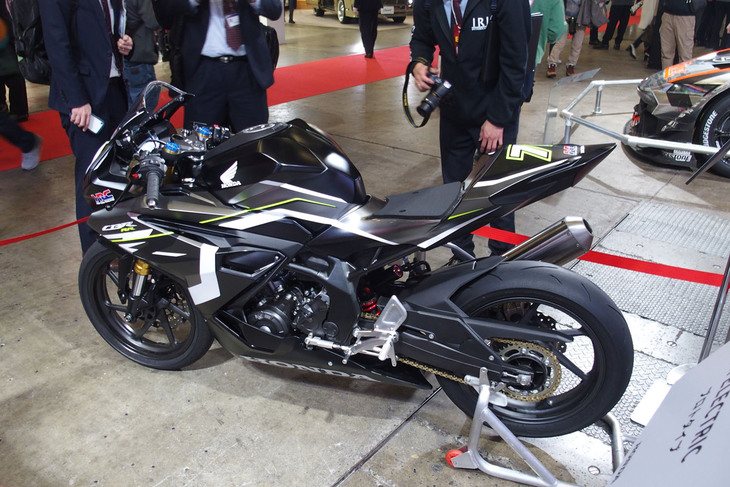 CBR250RR（レースベース車）