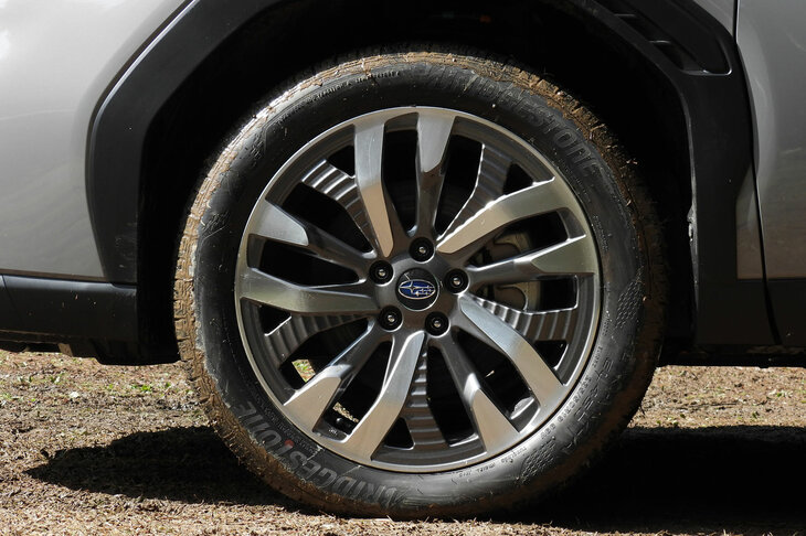 スバル・フォレスター プレミアムS：HEV EX（タイヤ＆ホイール）