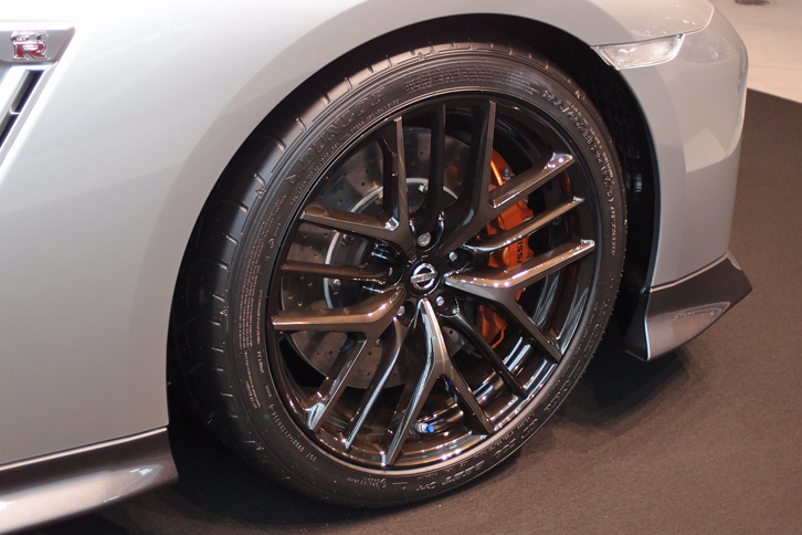 2017年型GT-R（20インチホイール）