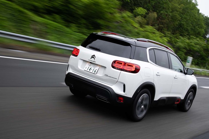 WLTCモードの燃費値は13.8km/リッター。この点はディーゼルモデル（17.1km/リッター）に大きく譲るところだ。