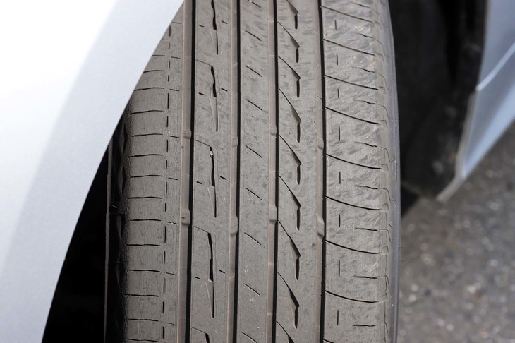 6割摩耗時の「レグノGR-XII」。今回行われた駐車場内を約30km/hで走行するという設定のテストでは、新品のGR-XIIとほとんど変わらない静粛性を保っていた。