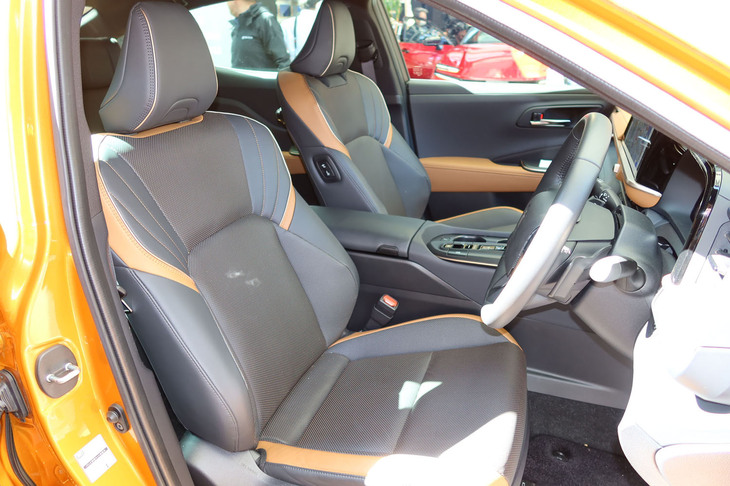 トヨタ・クラウン クロスオーバー（フロントシート）